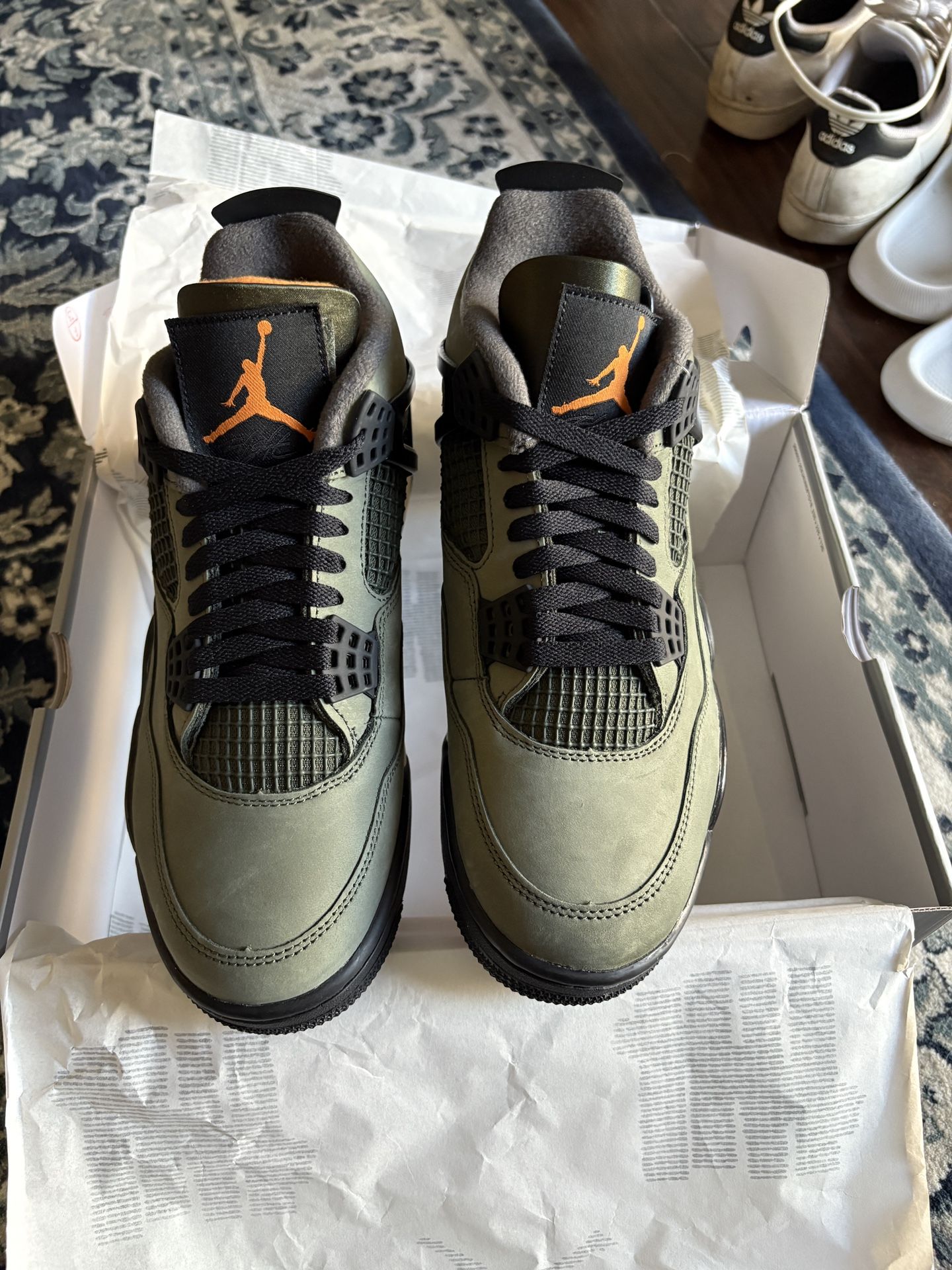 Nike Jordan 4 * Undefeated Size 8.0