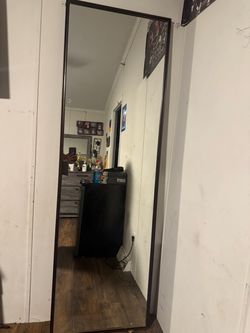 Wall mirror
