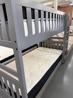Literas Disponibles // Bunk Beds in Stock