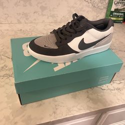 NIKE SB FORCE 58 9.5 U.S