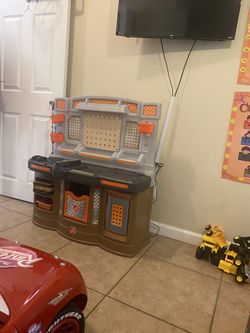 Work Station 