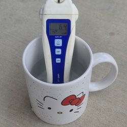 Bluelab pH Pen is a handheld conductivity meter