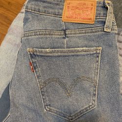 Levi’s size 27