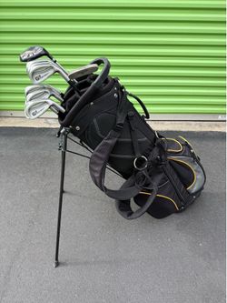 Right hand Golf clubs and bag