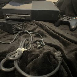 Xbox One Disc Drive 500gb Console W/controller And Cords