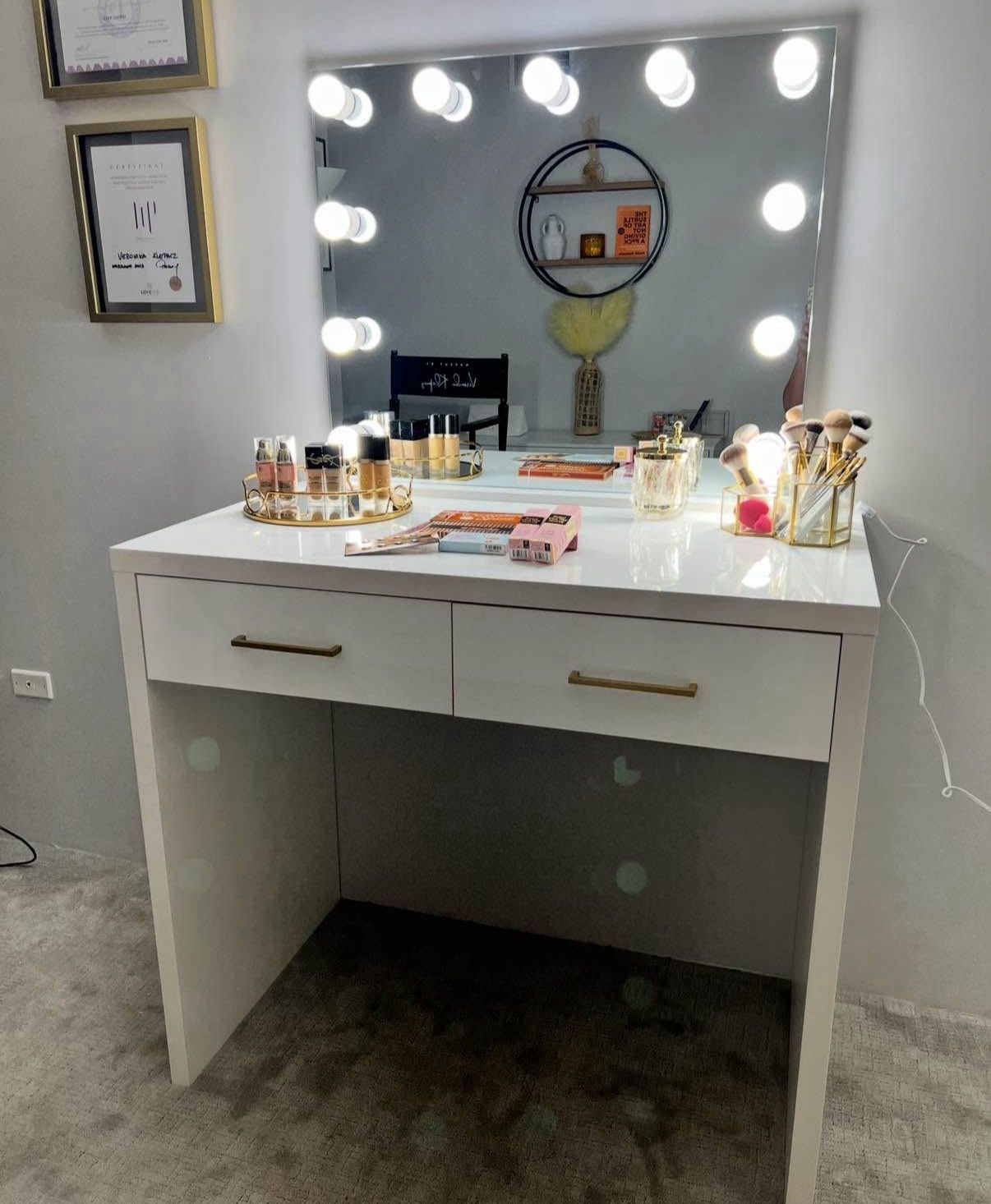 Makeup Vanity With Mirror
