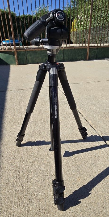 Manfrotto 055XB Tripod