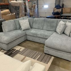Ashley Casselbury Double Chaise Sectional!