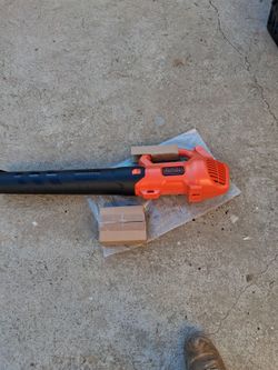 Black +decker blower still in box
