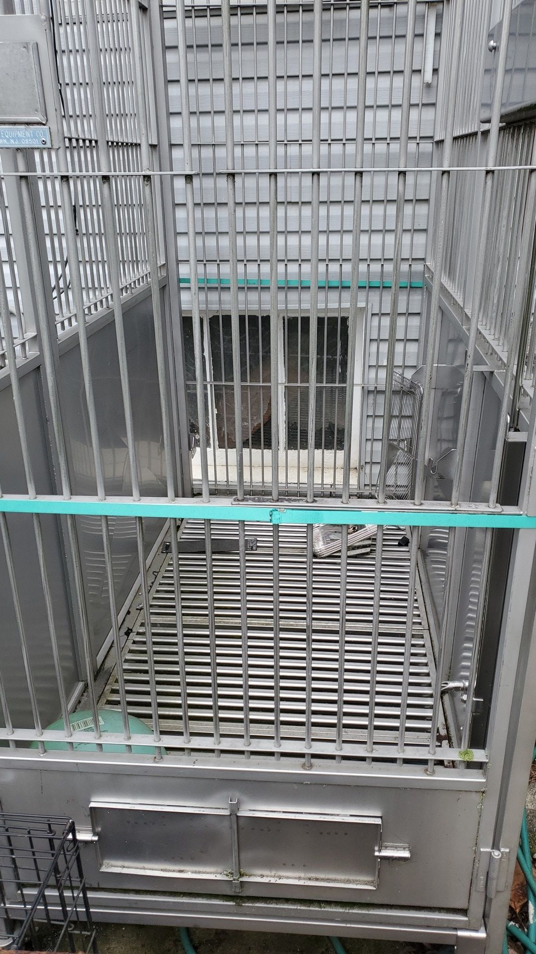 Large animal cage