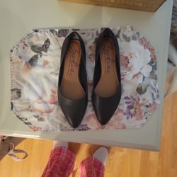 Cute and Stylish Black Flats