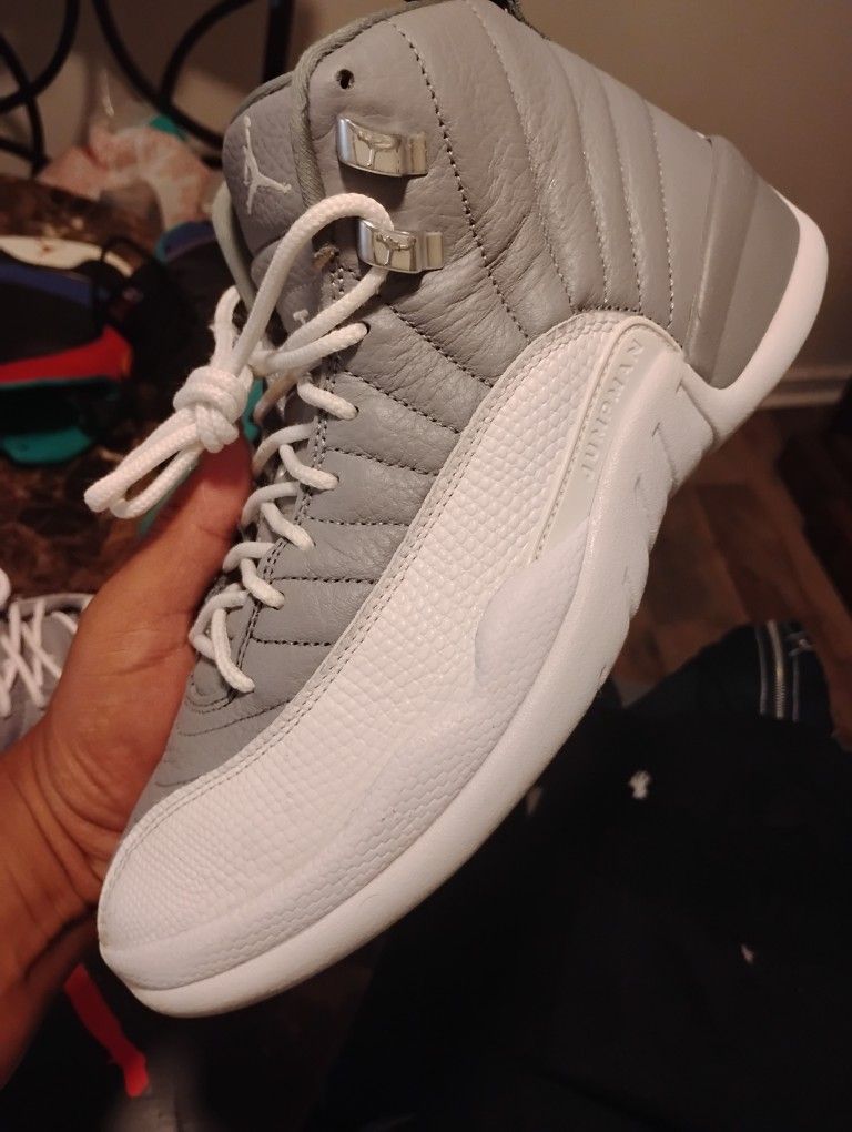 AJ 12 SIZE 8 