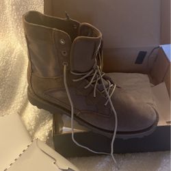 Sorel Mens Boots NWT And Box