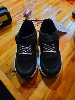 Toddler sneakers shoes size 9