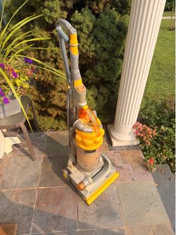 Dyson Vacum