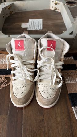Size 2.5y Nike air Jordan
