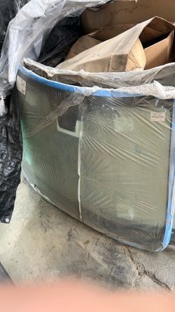 2020 Lexus NX 300 windshield