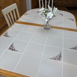 Tile Kitchen Dining Table In Good Condition. 