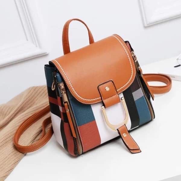 Woman’s leather handbag / Backpack