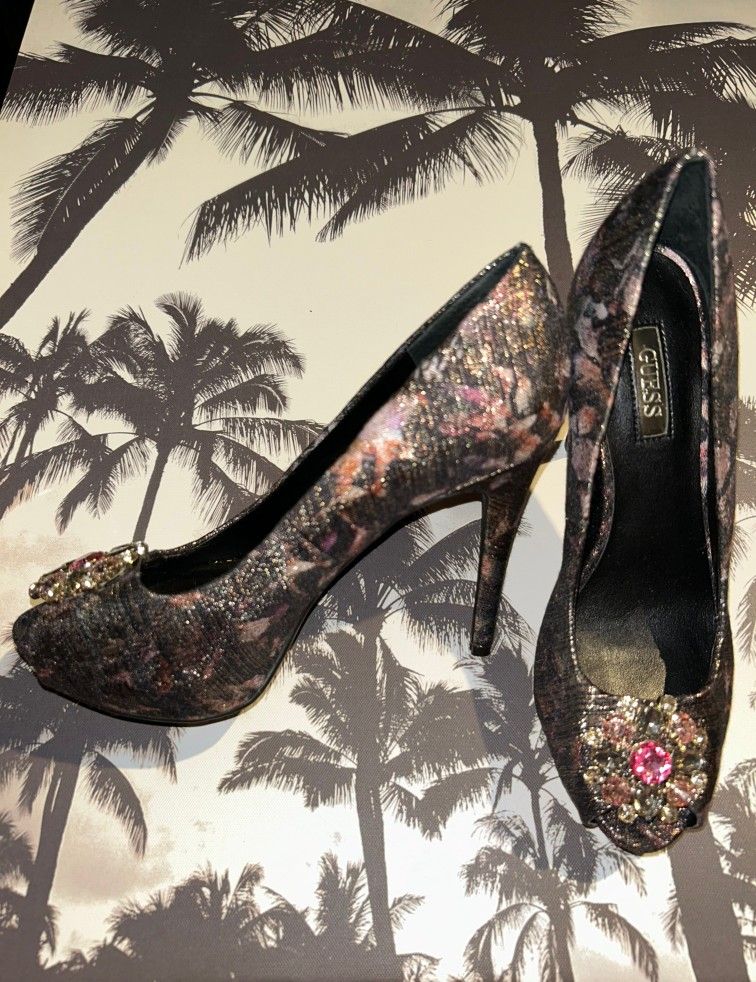Guess & Nine West 6.5 Pumps