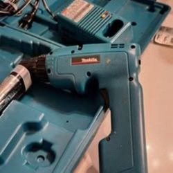 Makita 6011D 12V Cordless Driver Drill
