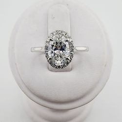 14k white gold 1.04ct oval lab diamond engagement ring w/ 0.20ctw surrounding diamonds