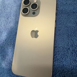 iPhone 15 Pro Max ( Unlocked ) 