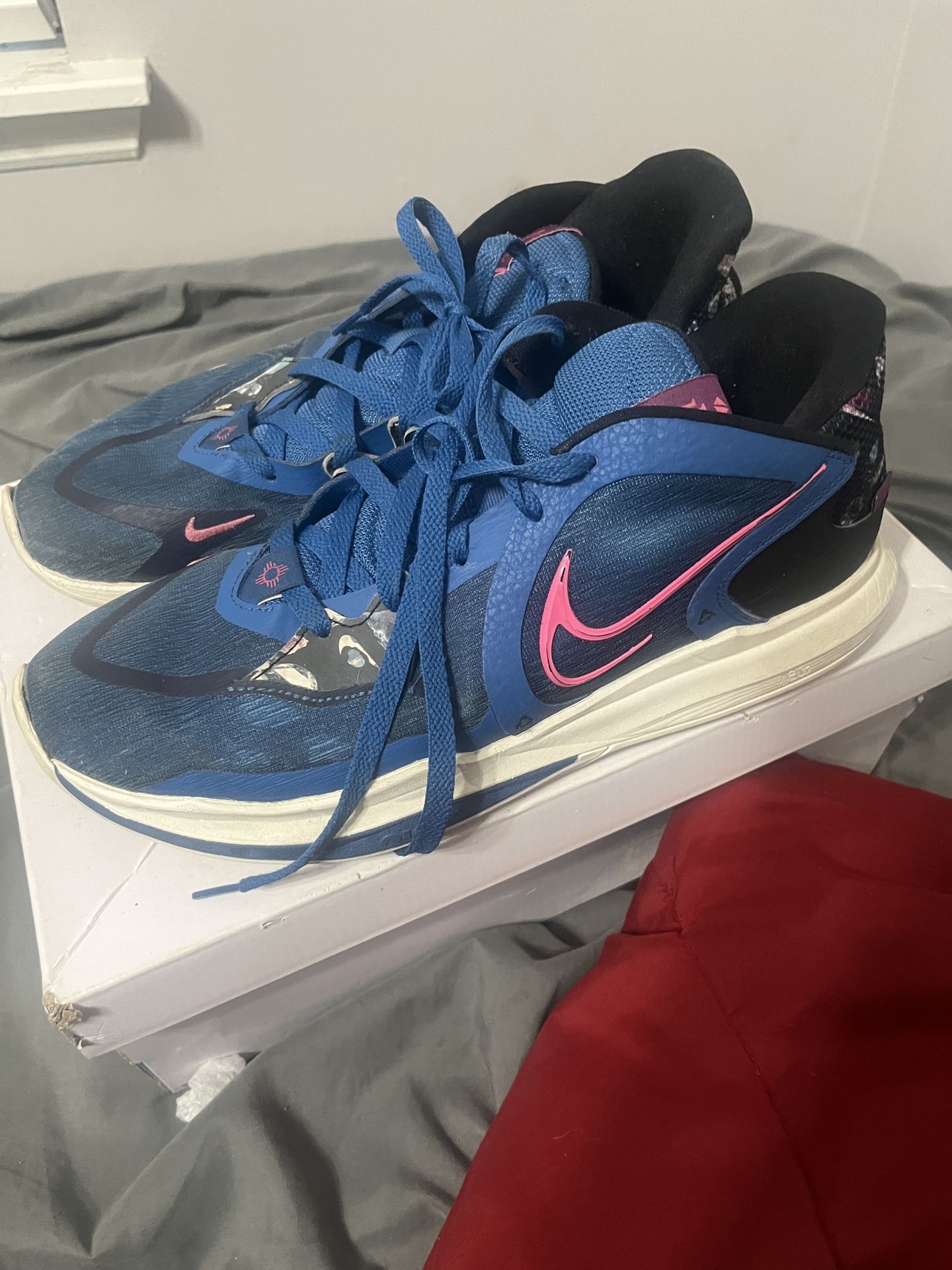 Nike Kyrie Low 5 Basketball Shoes 