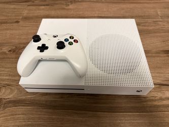 Xbox One S with Controller