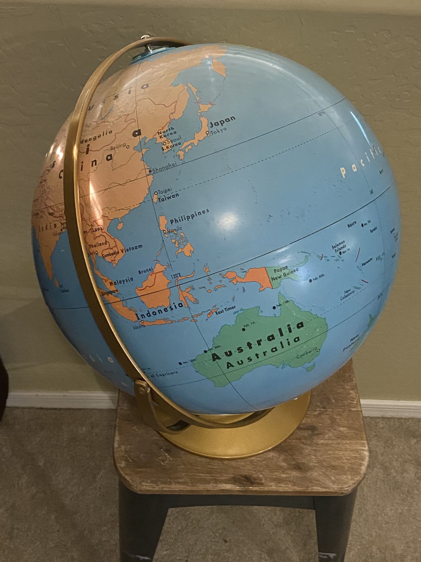 Vintage Rand McNally Primary Political Globe