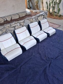 All 4 origanal seats from 1990 bayliner capri.