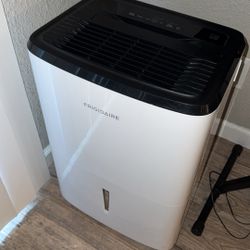 Frigidaire 50 Pints Dehumidifier 