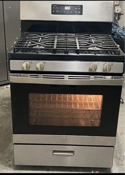 GE Stainless Steel Gas Range / Stove⁠