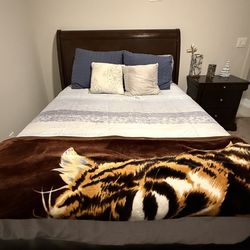 Espresso Queen Sleigh Bed Set with Mattress + Nightstand