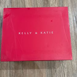 Red Kelly & Katie - size 6.5 women’s