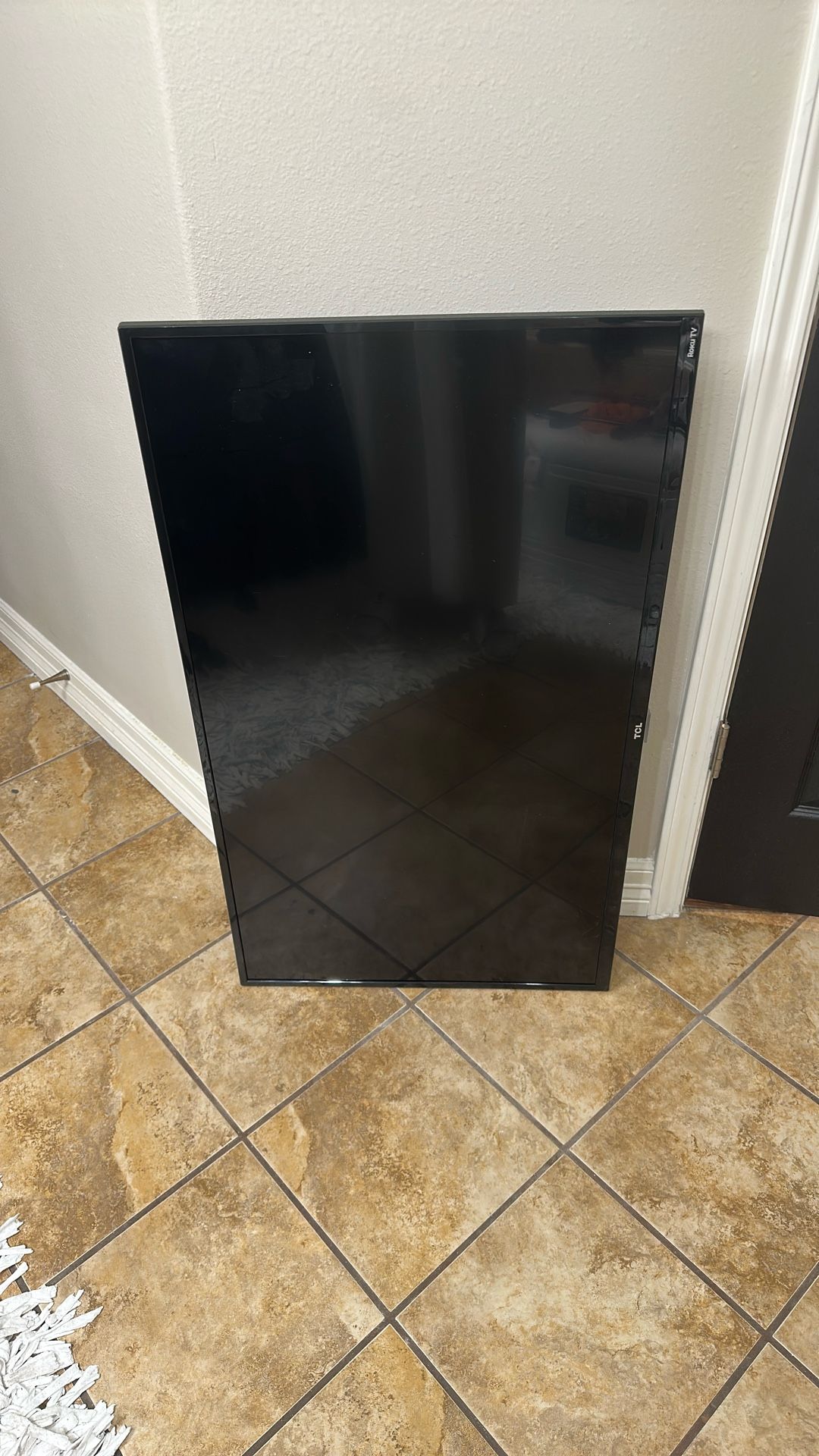 TCL RokuTv 43 Inches