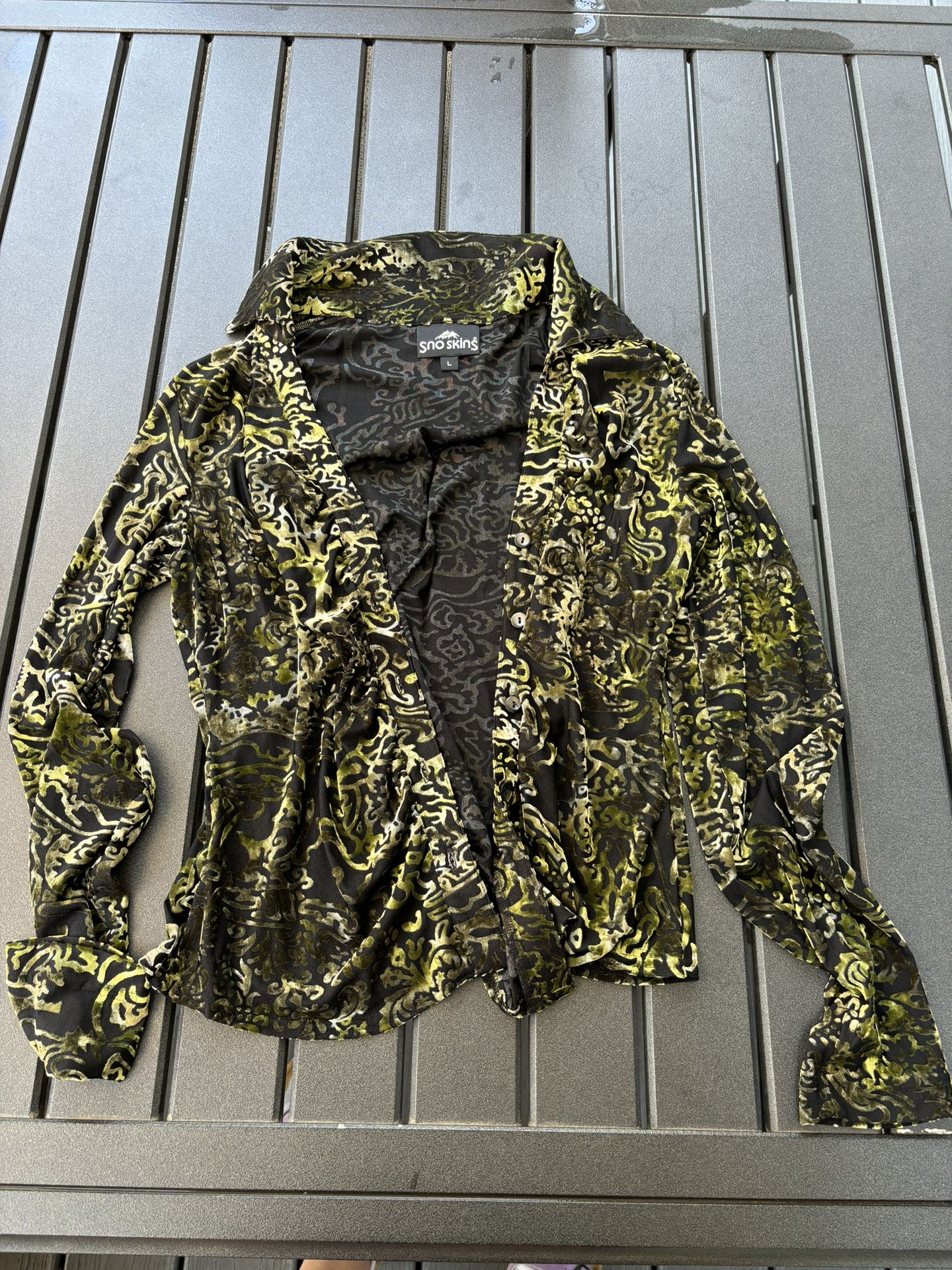 Sno Skins Cardigan Size Large