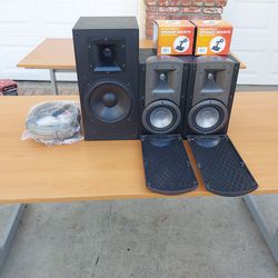 Klipsch bookshelf speakers