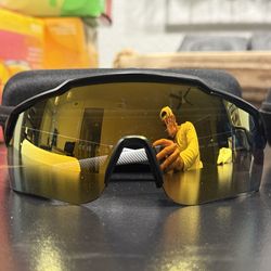 Under Armour Level Up Sunglasses - Black/Gold