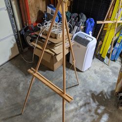 Wood Easel 