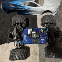 Traxxas t-maxx classic rc radio controlled truck and parts & 4 Tec Body