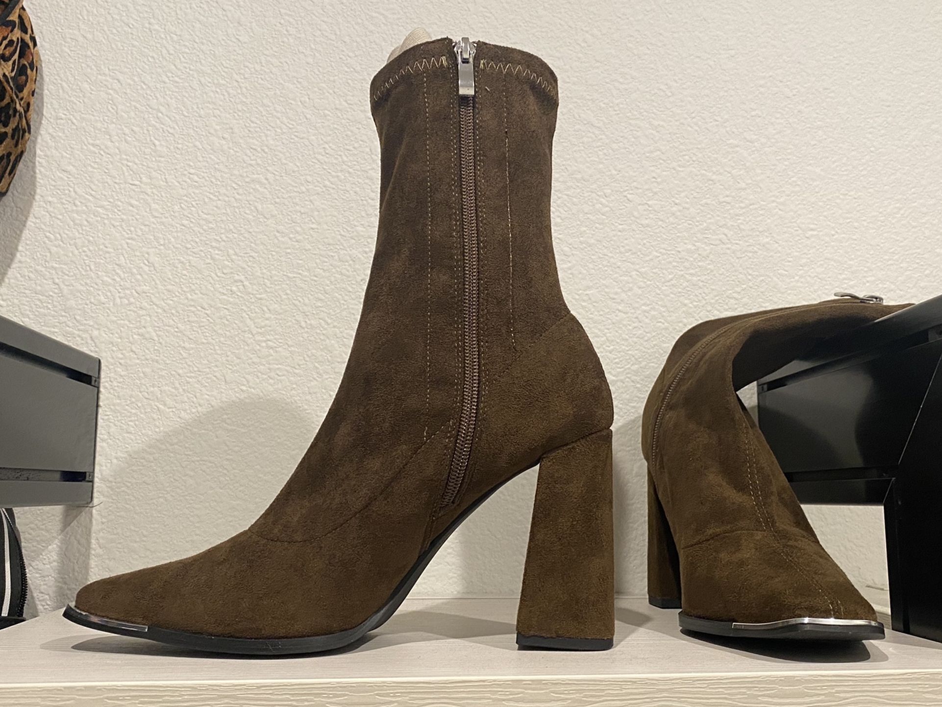 Suede Dark Green Booties