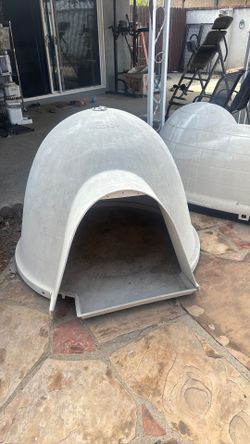 Dog houses/Igloos