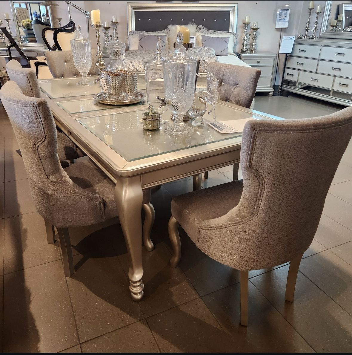 Beautiful Dining Room Set Six Chairs with extension leaf