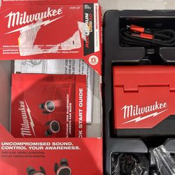 MILWAUKEE REDLITHIUM USB BLUETOOTH EAR BUDS