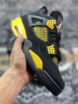 Air Jordan 4 Retro 'Thunder' 2023