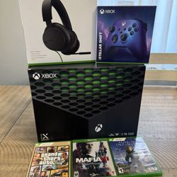 Xbox Series X Bundle – 2 Controllers + 3 Games + Headset – Ready to Play