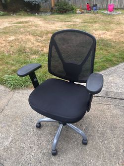 Black Mesh Office Chair with Armrests