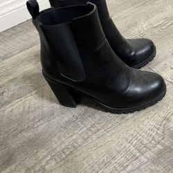 Women’s Boot Heels 
