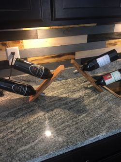 Double wine bottle holder
